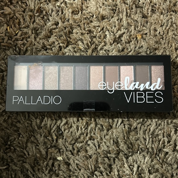 Eyeshadow Palette Bundle - Picture 4 of 5